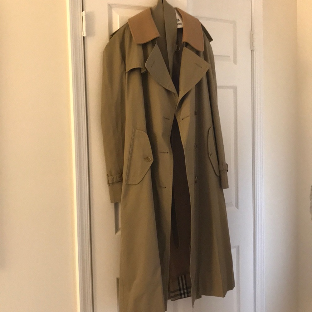 Men’s Classic Burberry trench coat